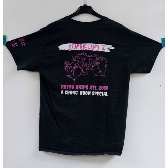 Zombieland 2 Film Crew Rhino Grips Chung Hoon Graphic Print Black T-Shirt Size L - Picture 1 of 7